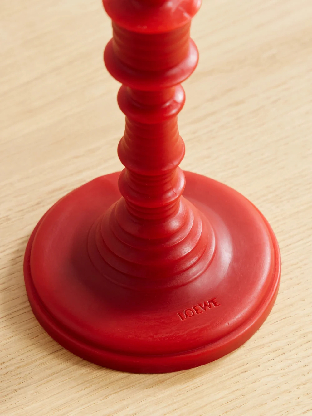 Close-up detail of the Loewe Perfumes Tomato Leaves Scented Candle, 350g