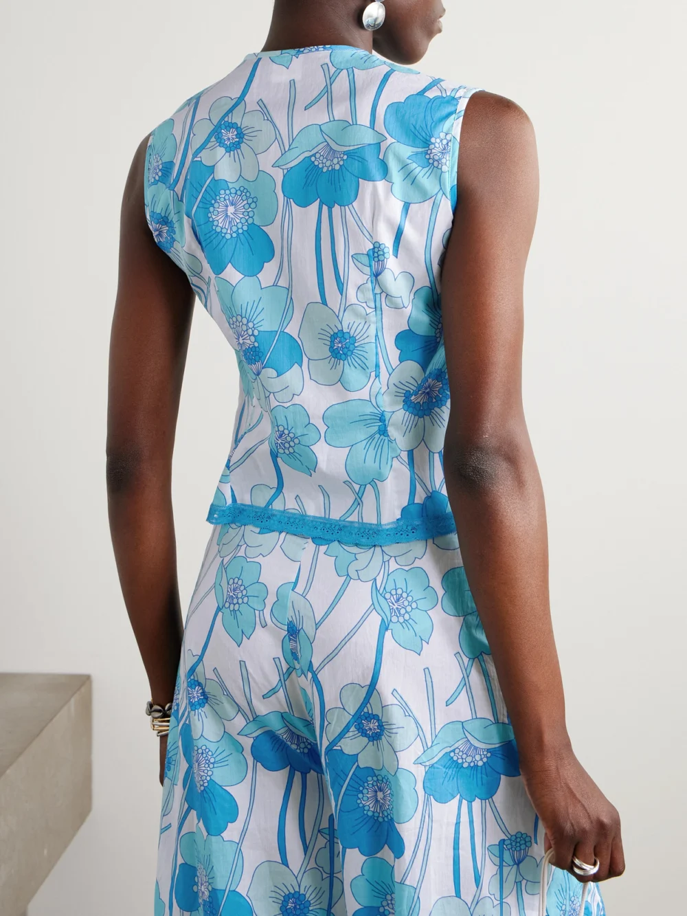 Back view of the Loretta Caponi Lace-trimmed Floral-print Cotton-voile Top