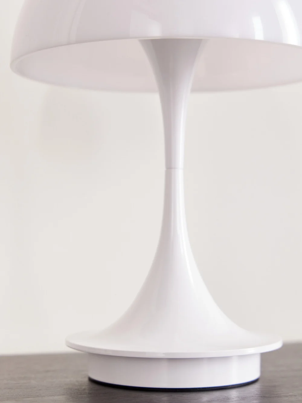 Close-up detail of the Louis Poulsen Panthella 160 Abs Portable Lamp