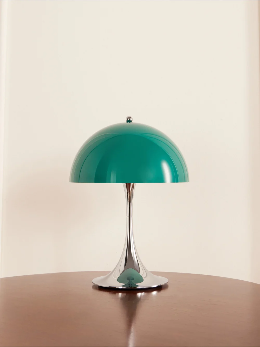 Louis Poulsen Panthella 250 Portable Table Lamp in green