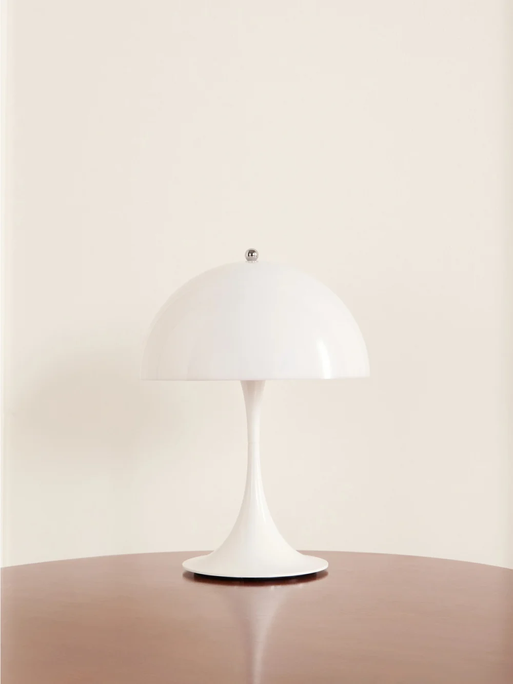 Louis Poulsen Panthella 250 Portable Table Lamp in white