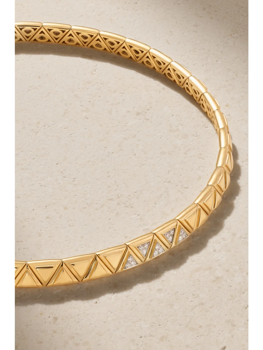 Close-up detail of the Marina B Triangoli 18-karat Gold Diamond Choker