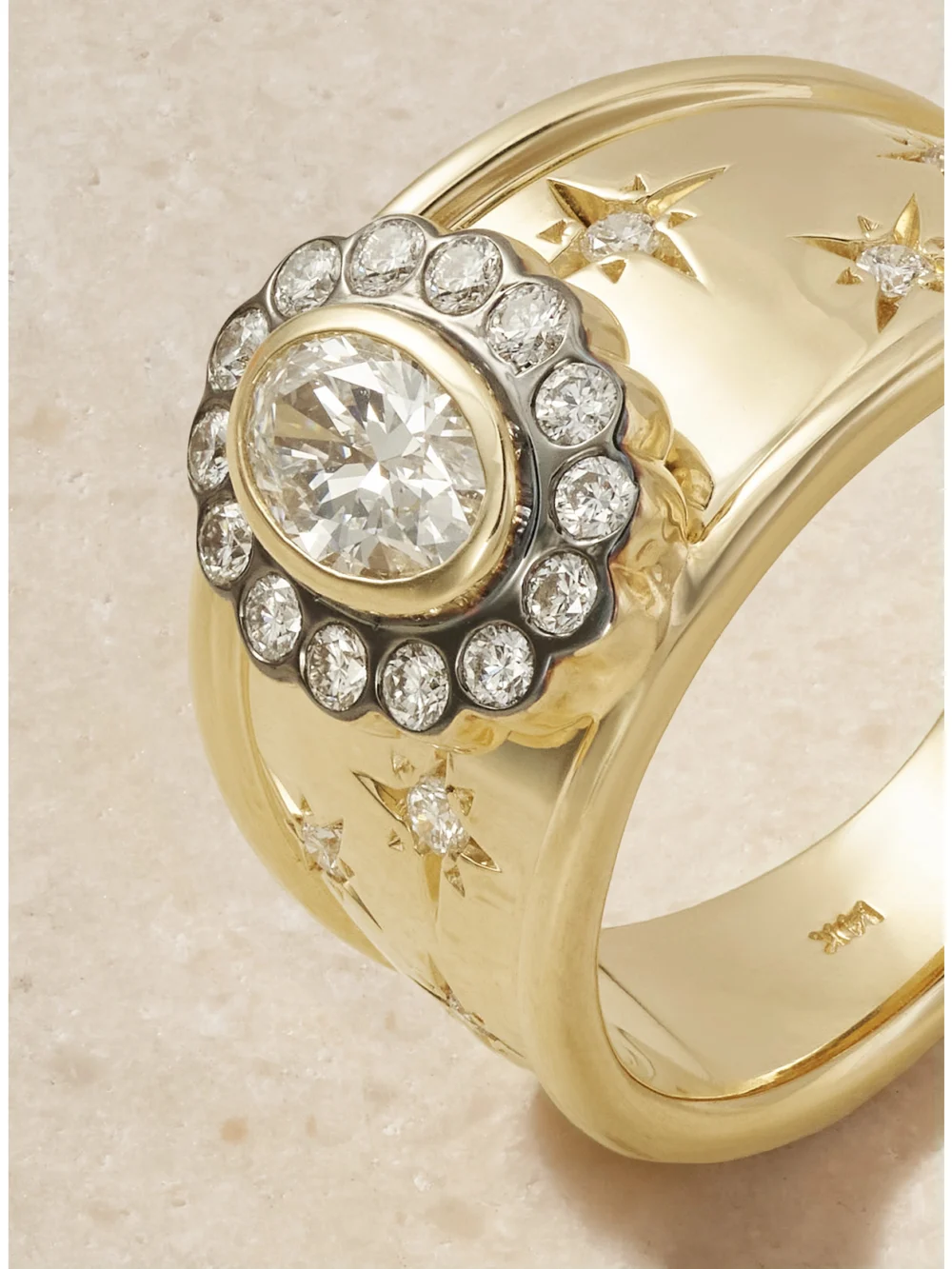 Close-up detail of the Marlo Laz Ali Cigar 14-karat Gold Diamond Ring
