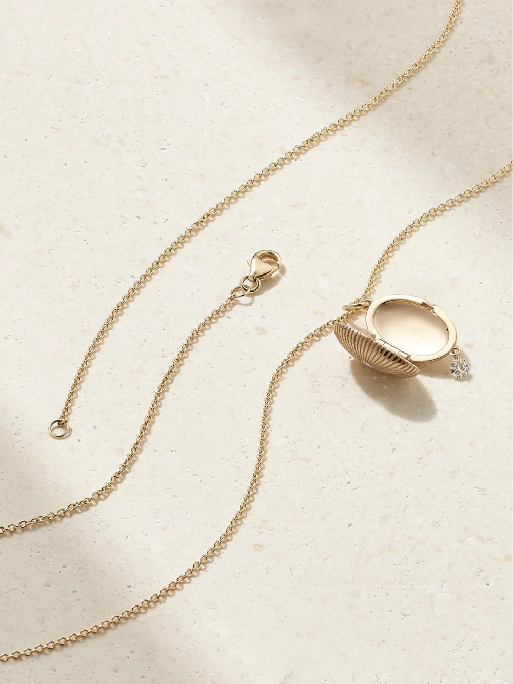 Back view of the Persée Locket 9-karat Gold Diamond Necklace