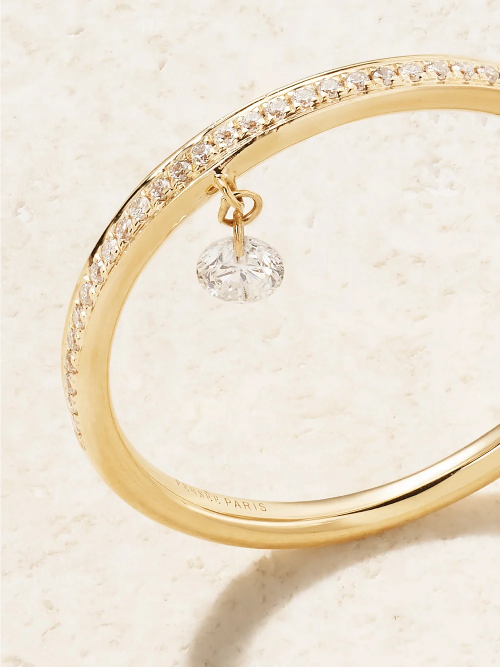 Close-up detail of the Persée Zéus 18-karat Gold Diamond Ring