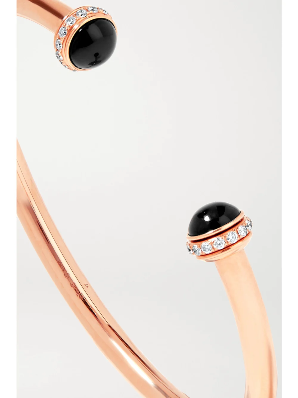 Close-up detail of the Piaget Possession 18-karat Rose Gold, Onyx and Diamond Cuff