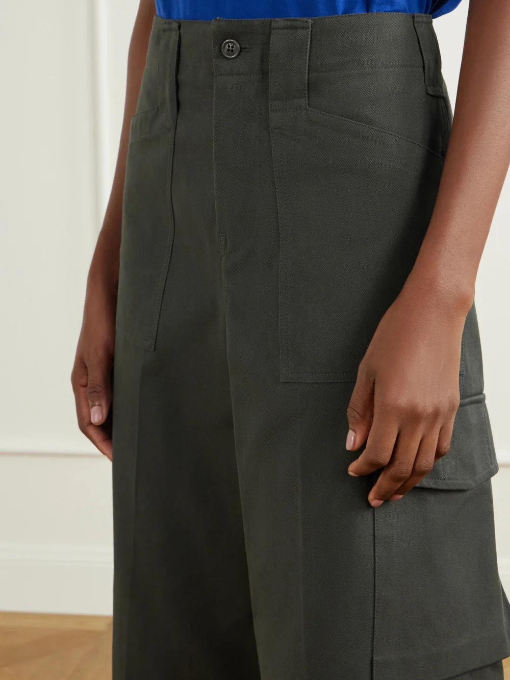 Close-up detail of the Rier Garment-dyed Cotton-twill Shorts