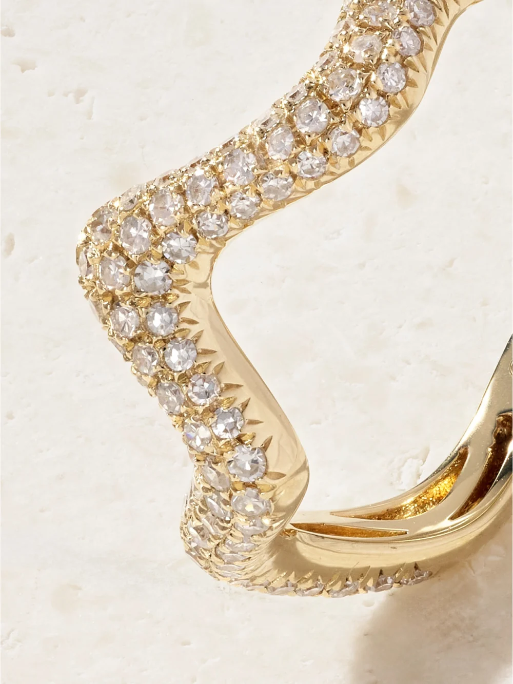 Close-up detail of the Shay Wave 18-karat Gold Diamond Ring