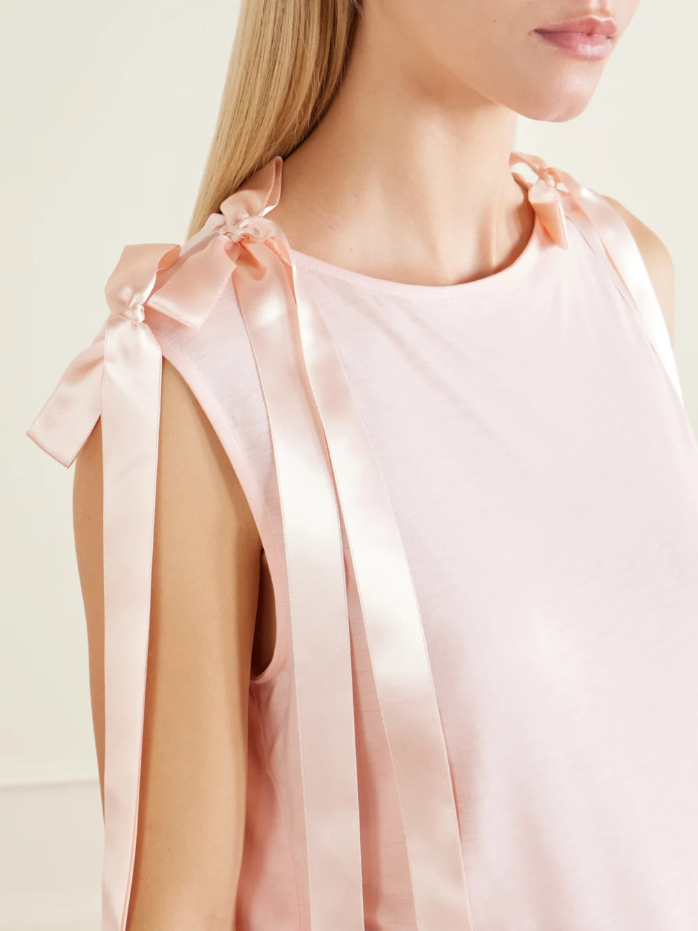 Close-up detail of the Simone Rocha Bow-trimmed Jersey Tank