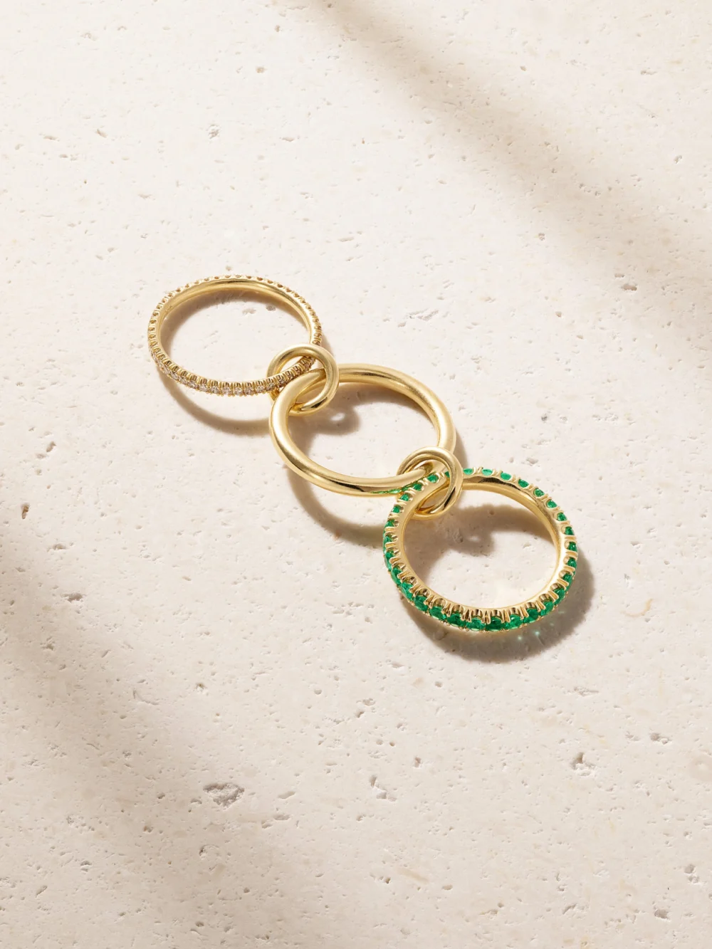 Back view of the Spinelli Kilcollin Norah 18-karat Gold, Emerald and Diamond Ring