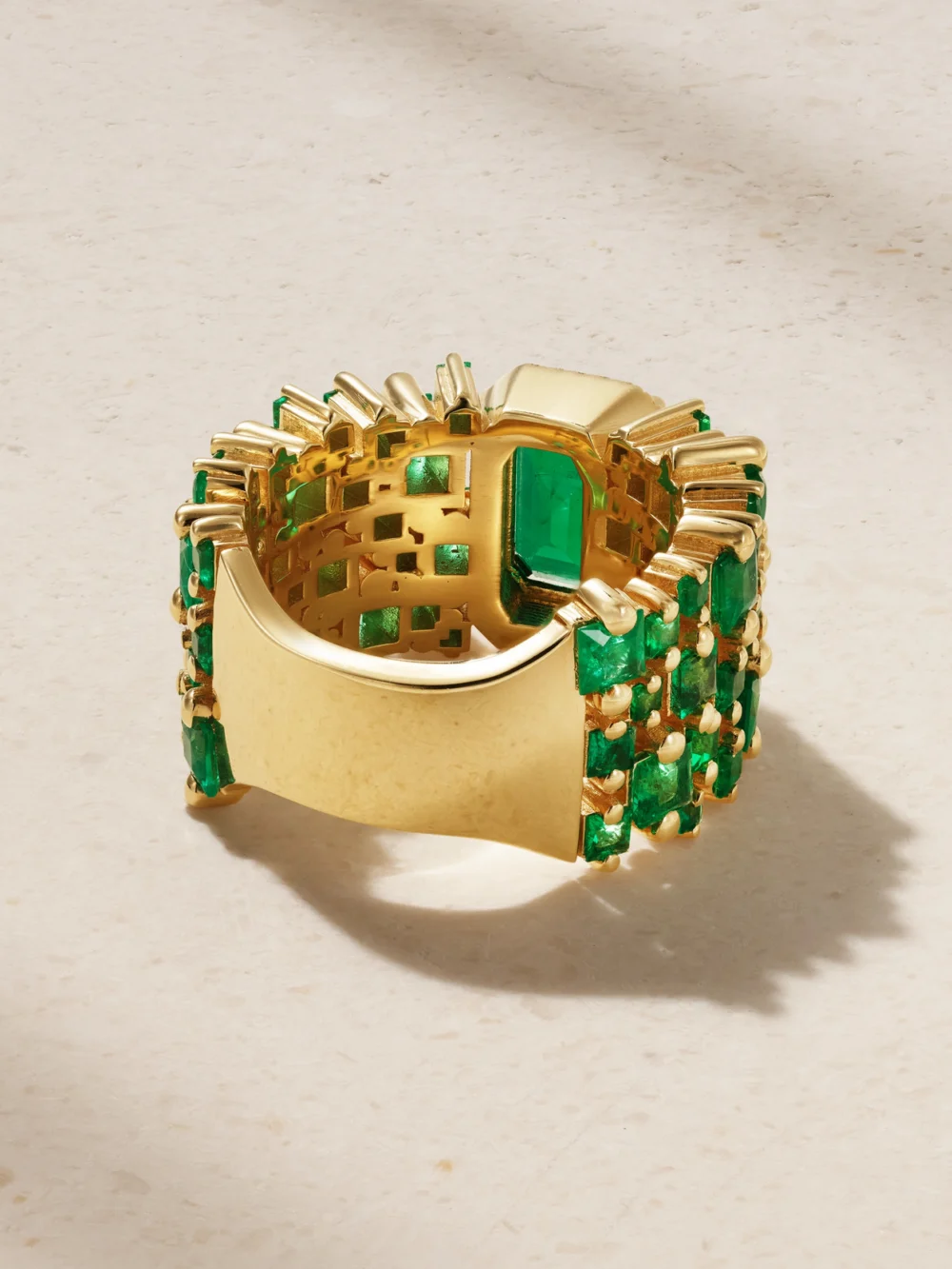 Back view of the Suzanne Kalan 18-karat Gold, Emerald and Diamond Ring