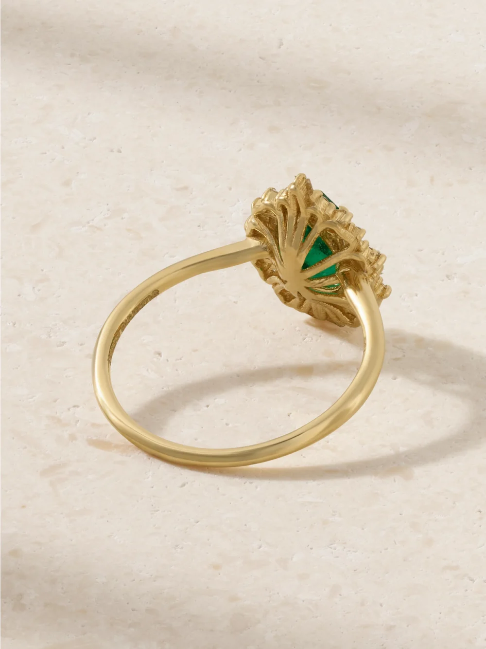 Back view of the Suzanne Kalan 18-karat Gold, Emerald and Diamond Ring