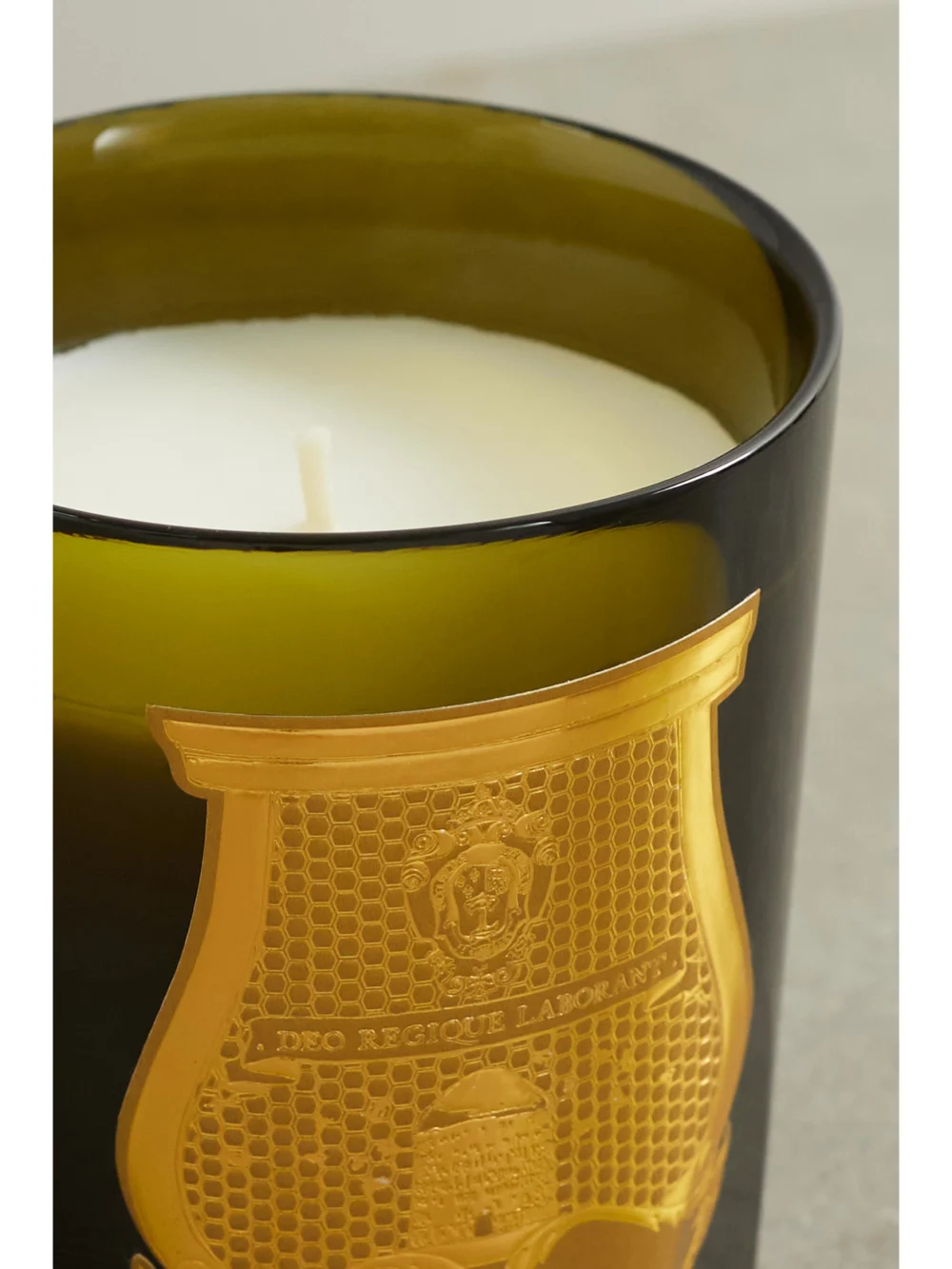 Close-up detail of the Trudon Abd El Kader Scented Candle, 270g