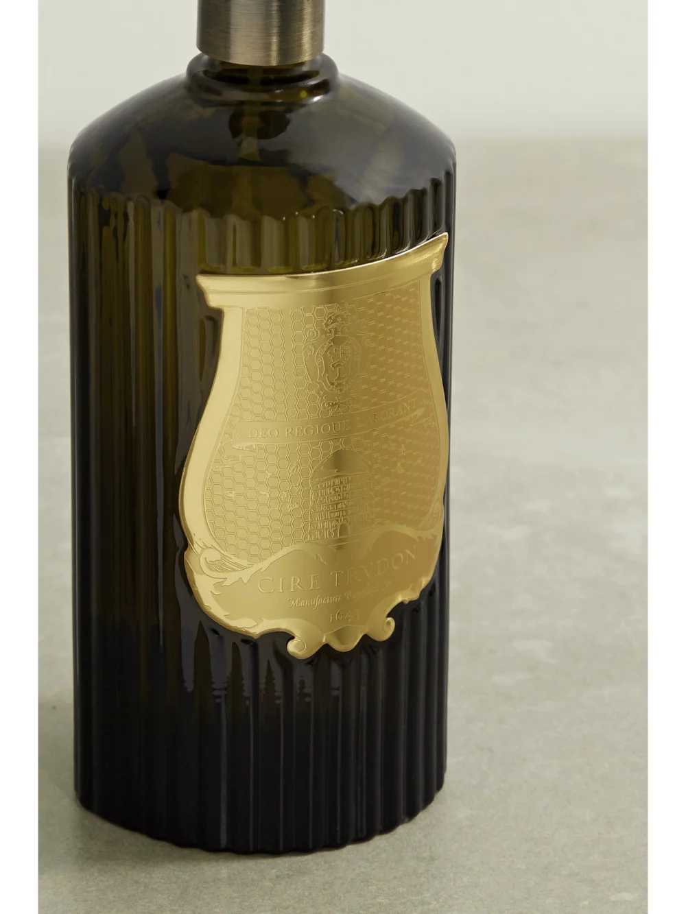 Close-up detail of the Trudon Ernesto Room Spray, 375ml