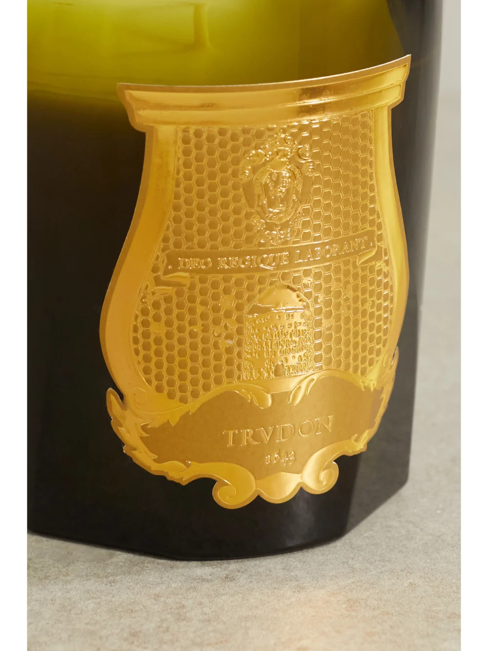 Close-up detail of the Trudon Gabriel Scented Candle, 270g