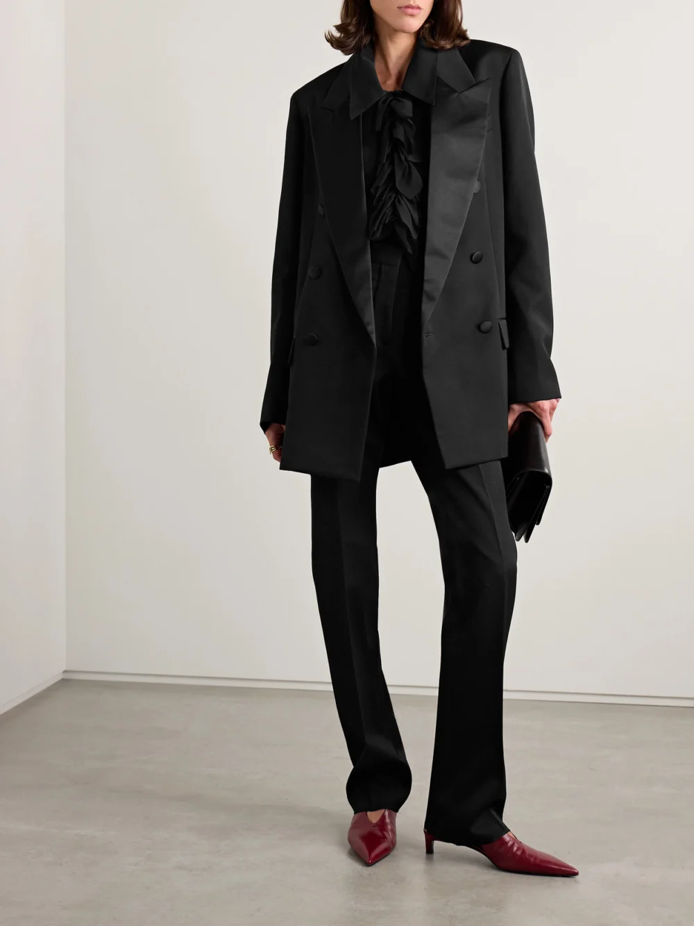Veronica de Piante Evelyn Satin-trimmed Grain De Poudre Wool Blazer, worn by a model