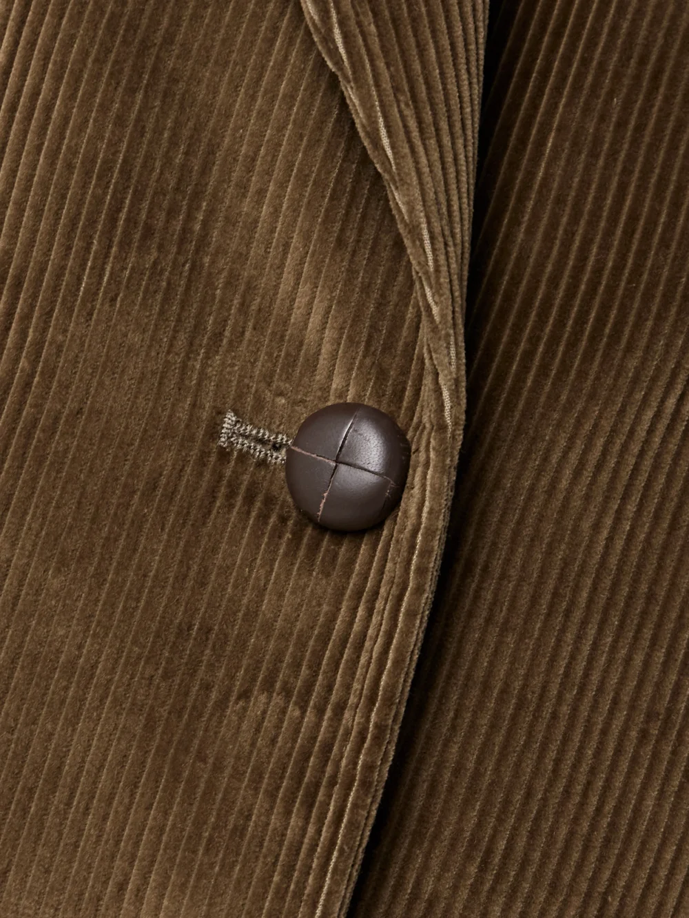 Close-up detail of the Veronica de Piante Harry Cotton-corduroy Blazer