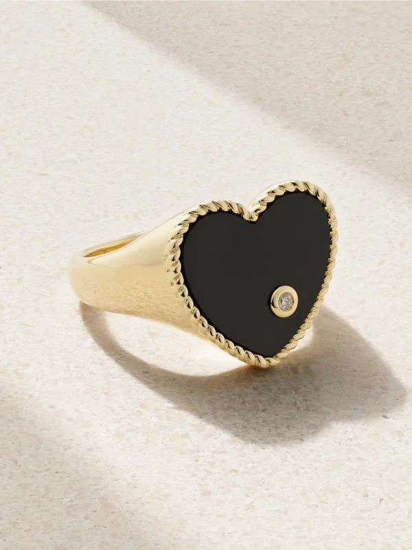 Yvonne Léon Chevalière Coeur 9-karat Gold, Onyx and Diamond Ring