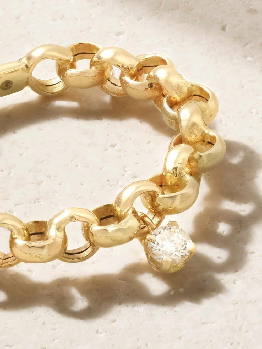 Close-up detail of the Yvonne Léon Jaseron Flottant 18-karat Gold Diamond Ring
