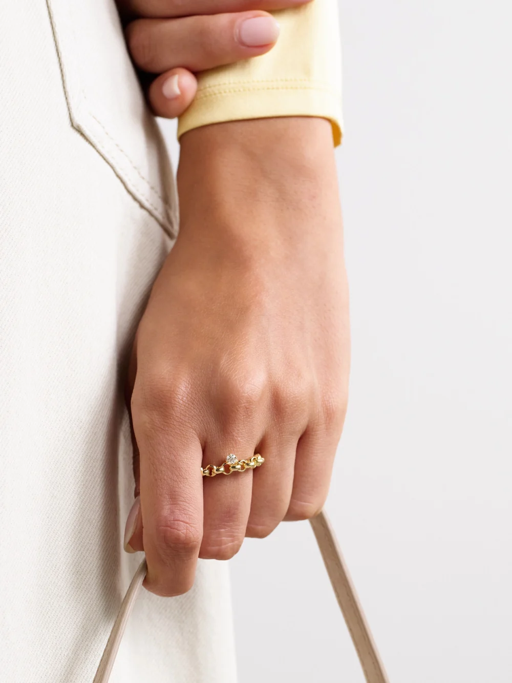 Yvonne Léon Jaseron Flottant 18-karat Gold Diamond Ring, styled view