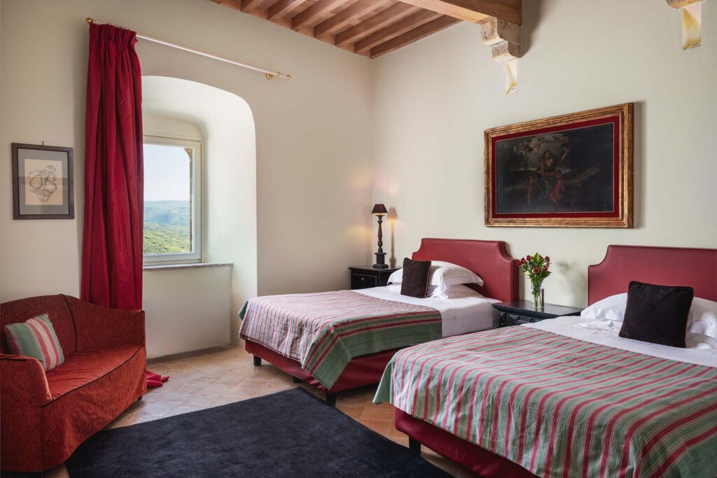 Grand Suite with 2 Bedrooms, photograph 2