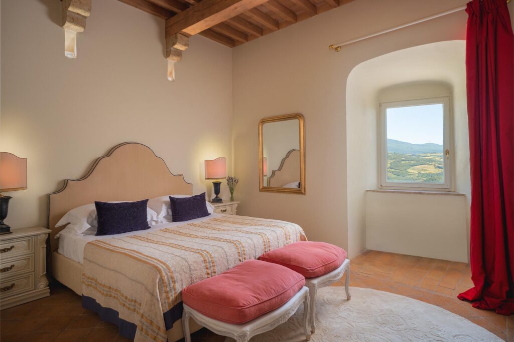 Grand Suite with 2 Bedrooms, photograph 1