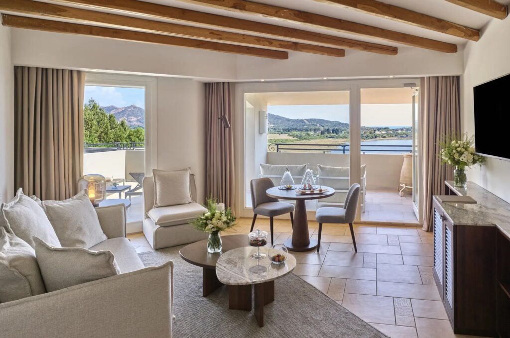 King Suite with Sea View, photograph 2