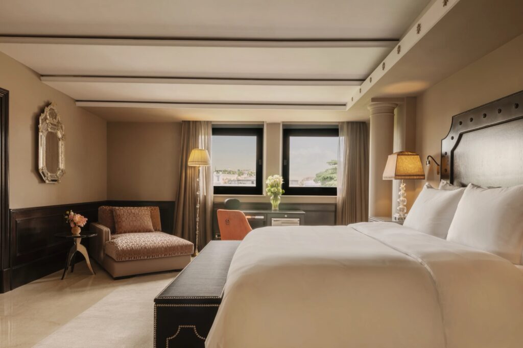 Hassler Penthouse, photograph 2