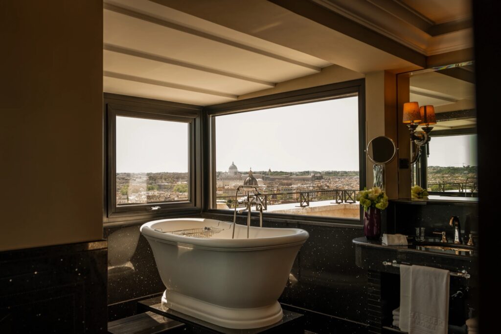 Hassler Penthouse, photograph 4