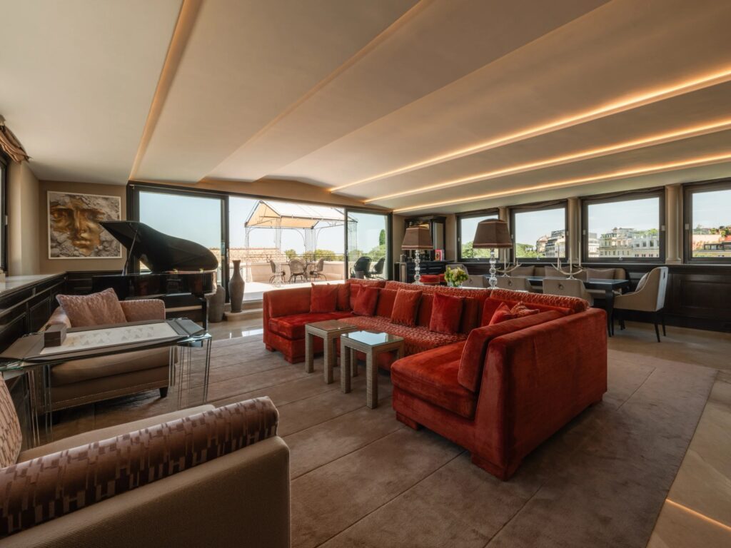 Hassler Penthouse, photograph 3