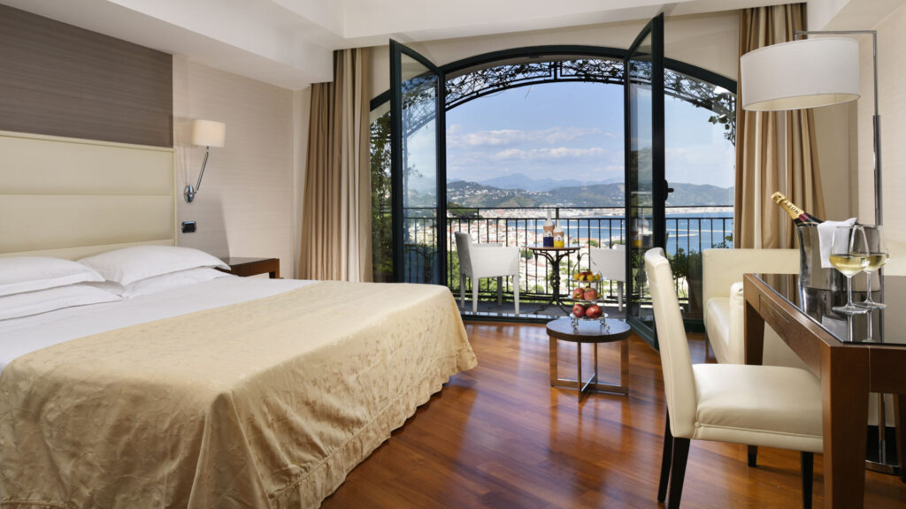 Rooms and suites over the gulf