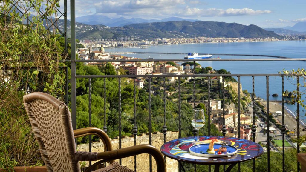 Deluxe Sea View, photograph 4