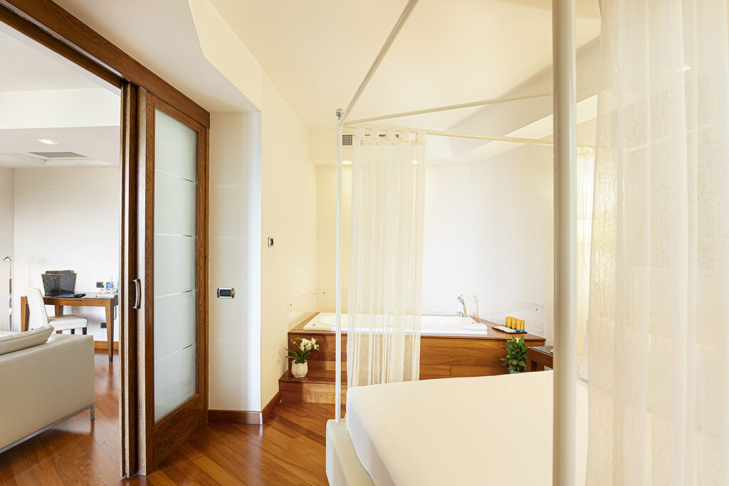 Seiren Golden Suite, photograph 2