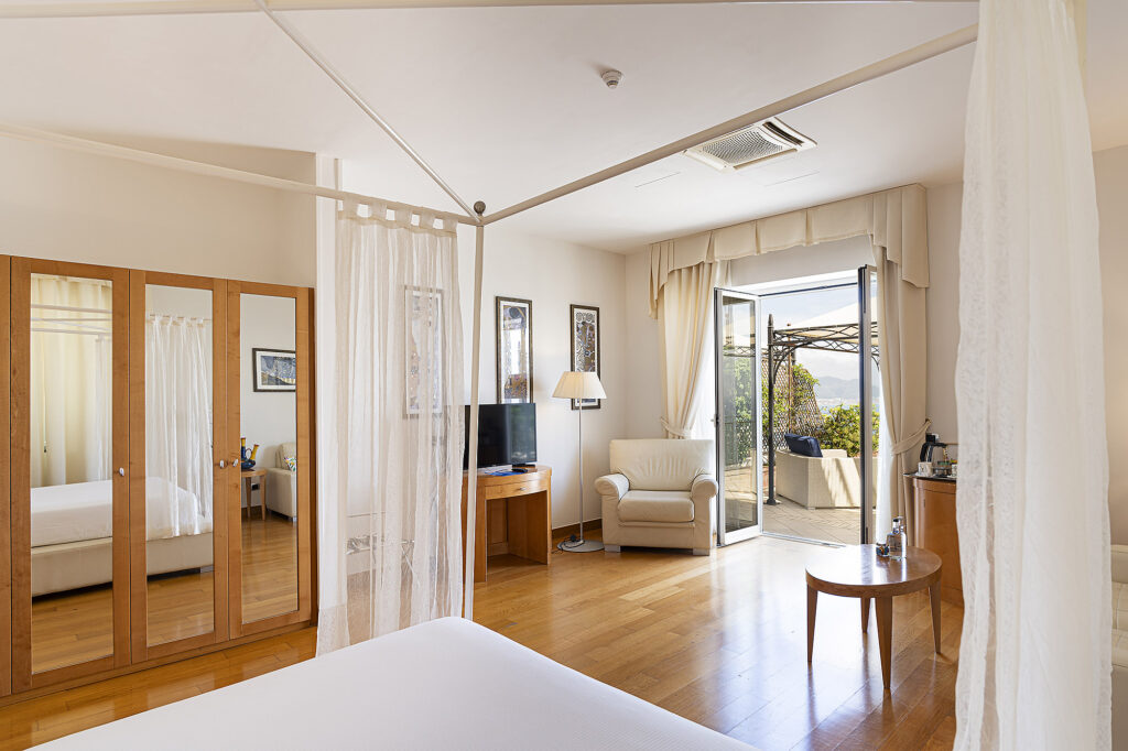 Sunshine Grand View Suite, photograph 2