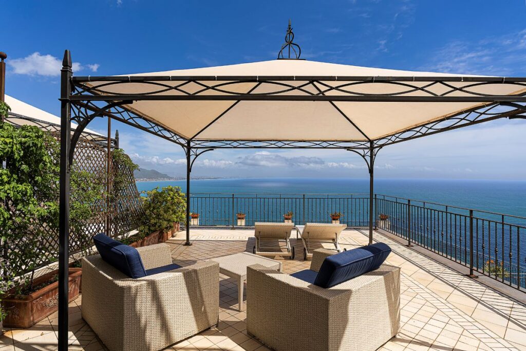 Sunshine Grand View Suite, photograph 4