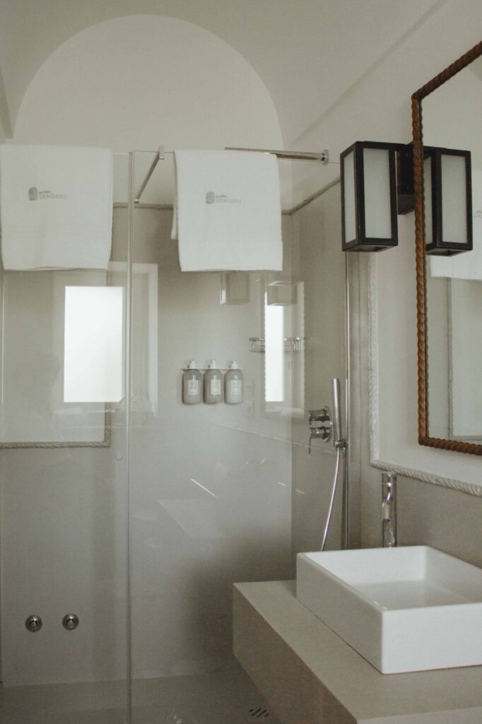 Standard room, photograph 4