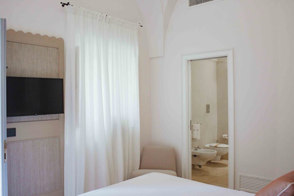 Superior room, photograph 3