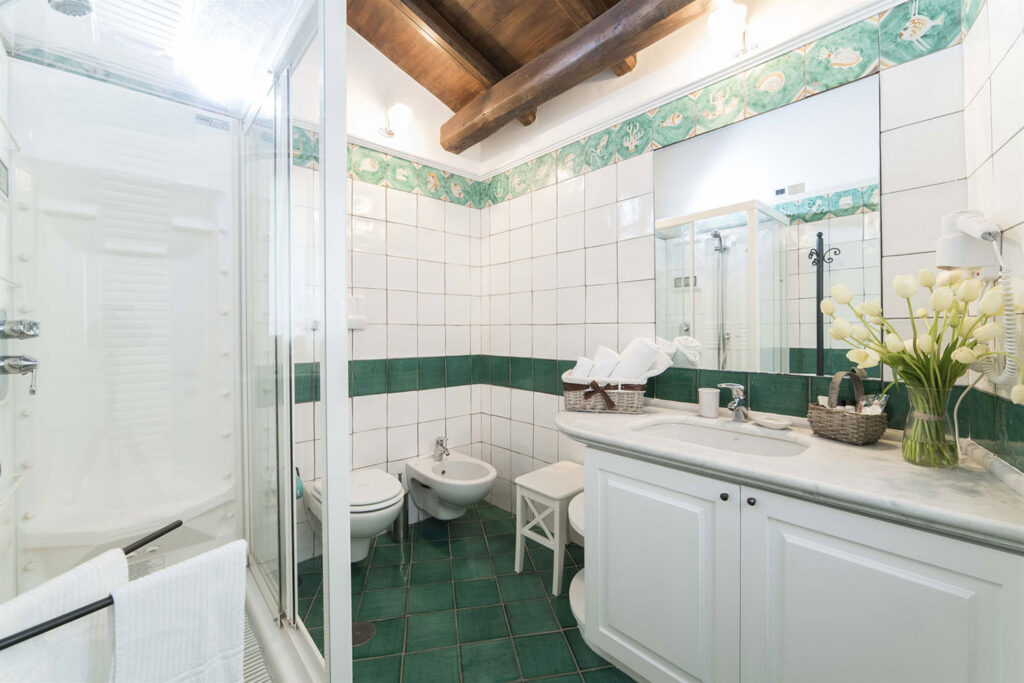 Standard room, photograph 4
