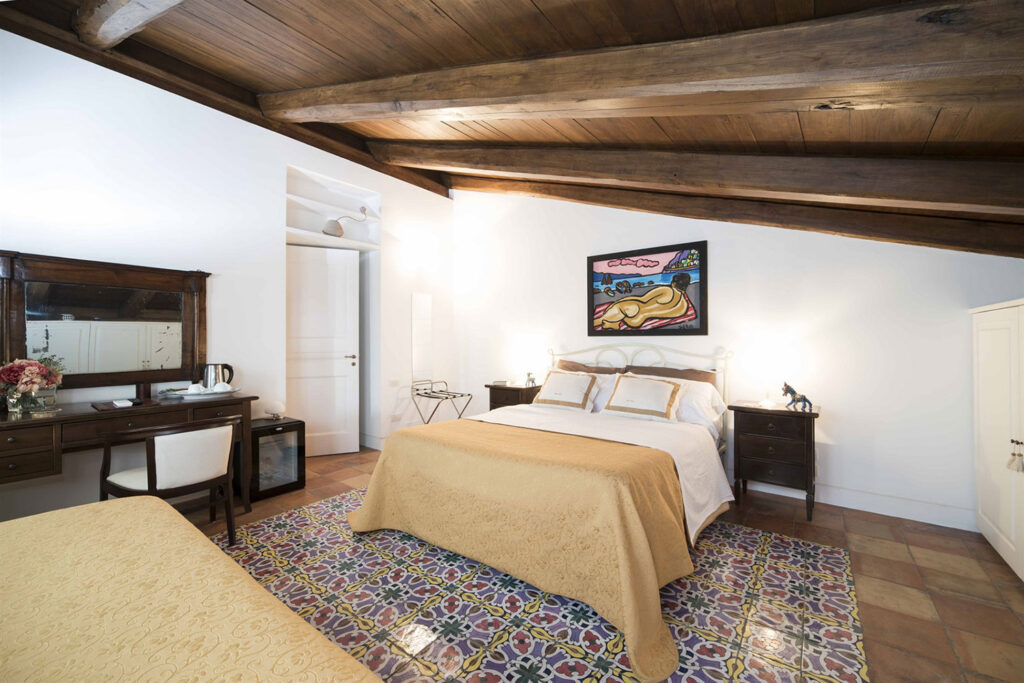 Standard room, photograph 3
