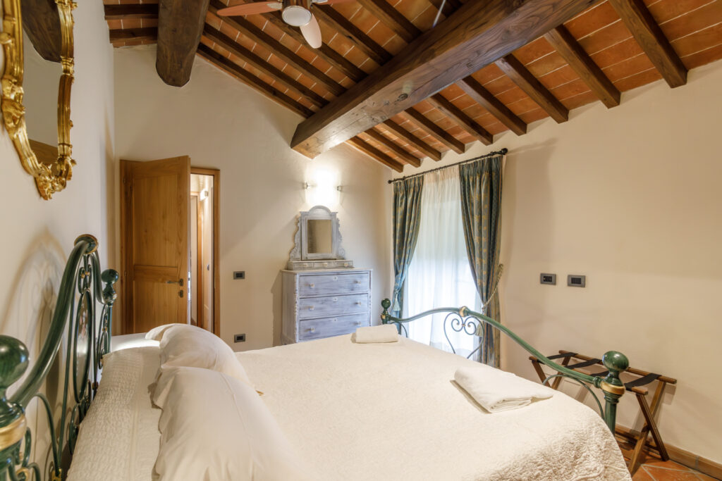Luxury Suite, photograph 1