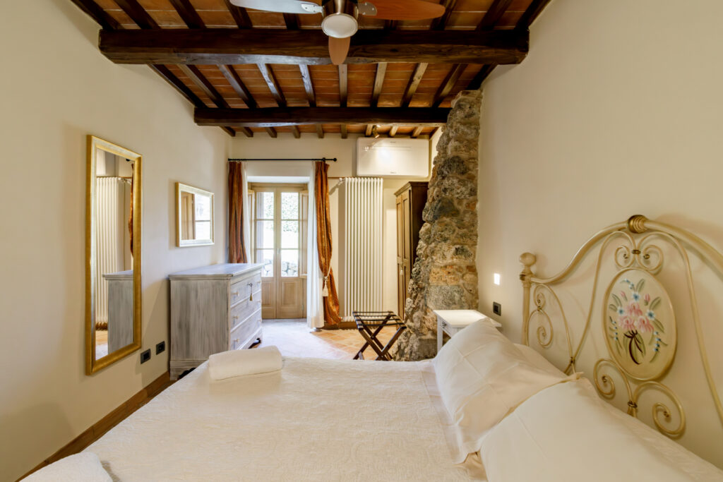 Suite, photograph 3