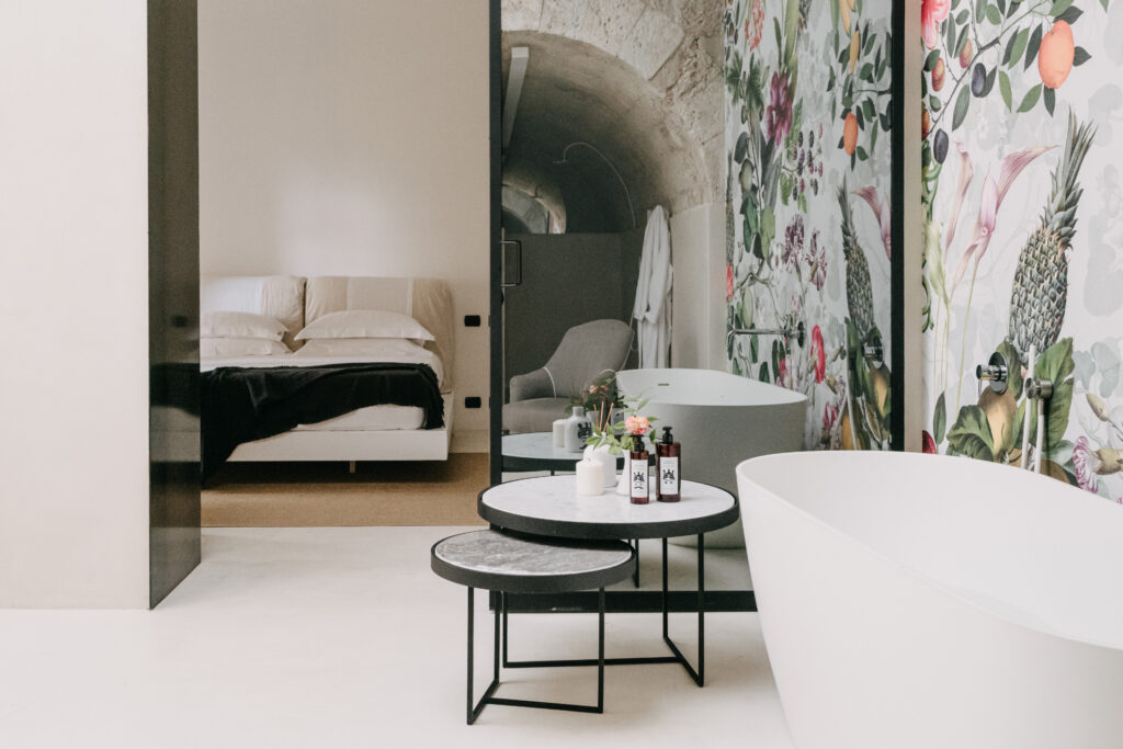 Deluxe Suite, photograph 1