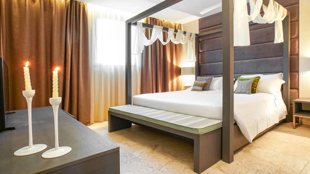 Leccino Suite, photograph 1