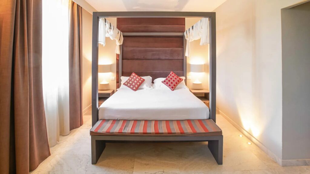 Moraiolo Suite, photograph 1