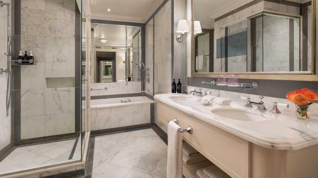 Suites, photograph 4