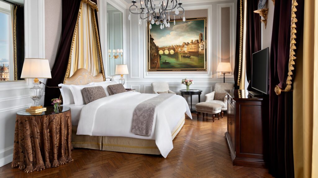 Suites, photograph 3