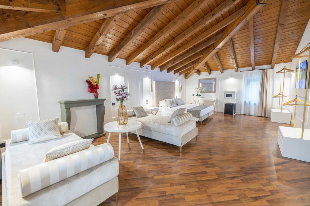 Suite Deluxe, photograph 2