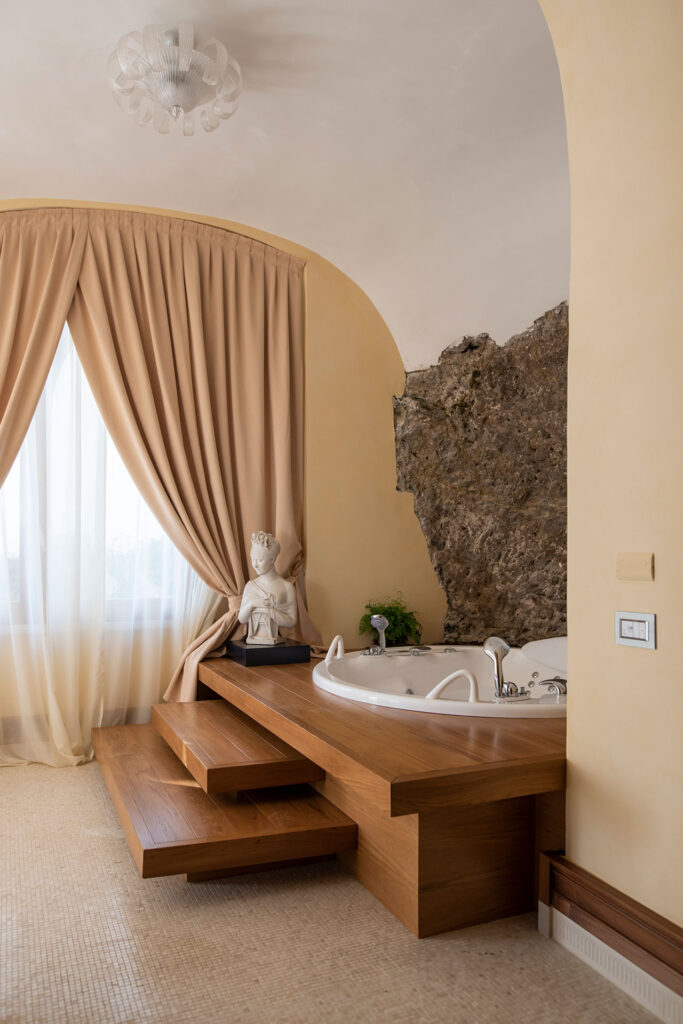 Serenity Suite, photograph 3
