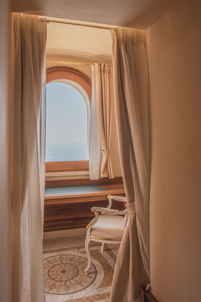 Studio Suite, photograph 2