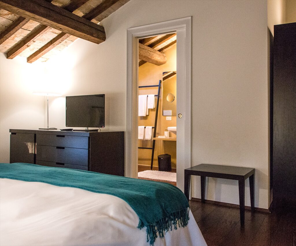 Deluxe room, photograph 2
